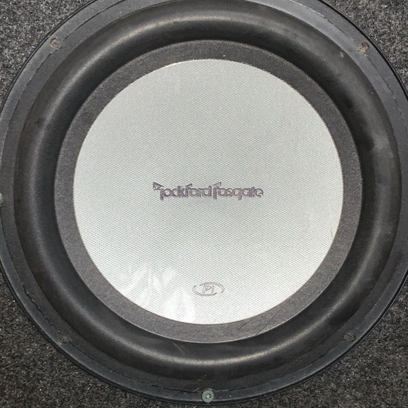 10&12 inch sub woofers w/ box, and a 400 watt Amp - Picture 3 of 6